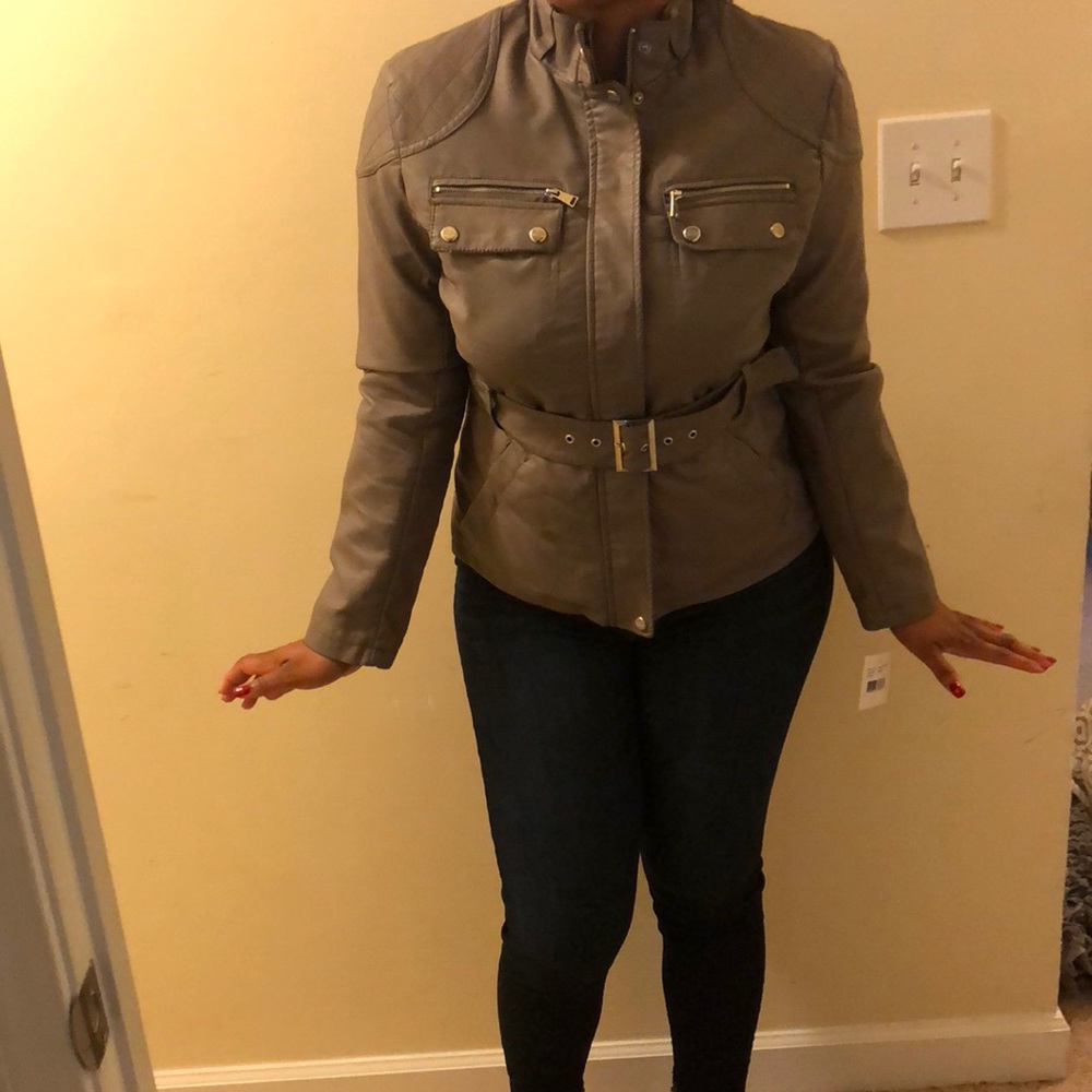 Leather jacket - Picture 3 of 5